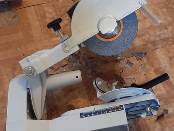 À vendre: Affuteuse STHIL USG