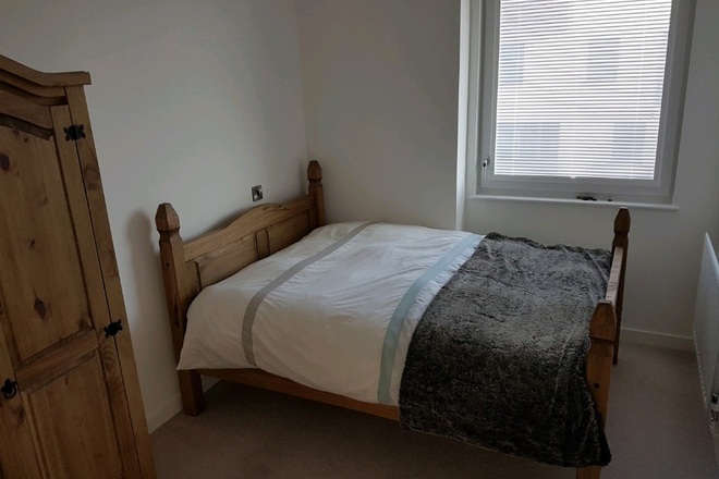 Bright and Modern Double Room - Female - Colindale, London