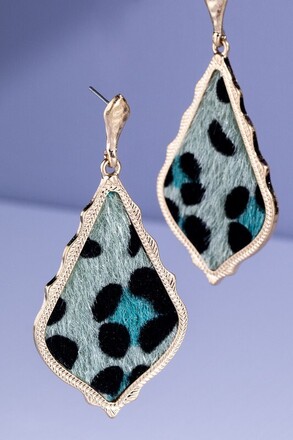 100 Pairs of Assorted Fashion Earrings 