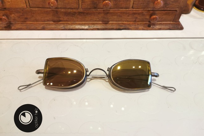 Doppel D Brille