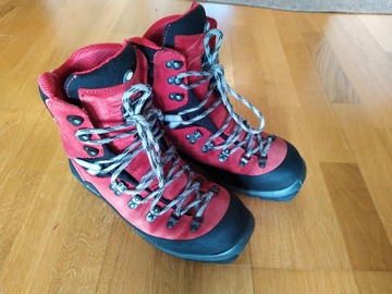 Uthyres (per vecka): Alpina Alaska NNN BC hiihtomonot 40