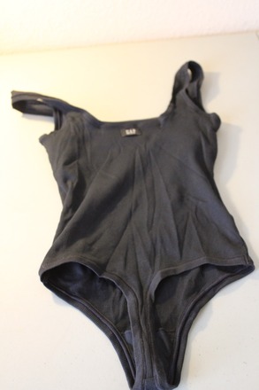 30 GAP  Gapbody Cotton Rib Bodysuit Thong cut Built-in bra