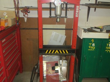 À vendre: HYDRAULISCHE PERS