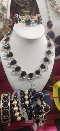30 High End Boutique Statement Necklaces