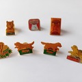 Selling: Lot de 7 pin's FRISKIES chat et chien
