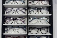 Selling with online payment: 12 Ann Taylor frames. $19 each. $228 total + shipping= $241 Total