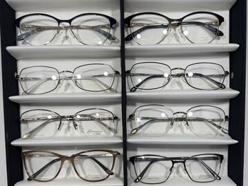 Selling with online payment: 12 Emozioni frames. $22 each. $264 total + shipping= $277 Total. 