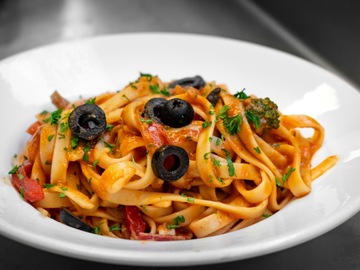 Wellness Session Single: Mediterranean-Inspired Eating for a Balanced Body & Mind w/ Irene