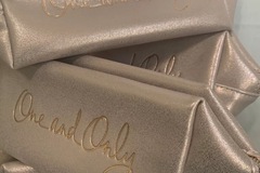 Bulk Lots: Elizabeth Arden Make Up Bags 100pcs Same Color Same Style