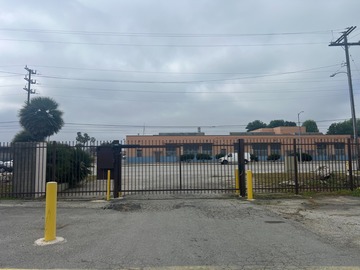 Monthly Rentals (Owner approval required): LA-Long Beach Port. Truck-Container Parking Lot Available