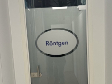 Gebruikte apparatuur: Glazen Deur Praktijk (Röntgen)