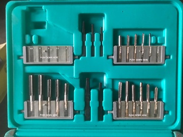 À vendre: Coffret à tarauds