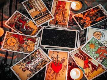Selling: 5 Yes/no tarot question and brief explanation