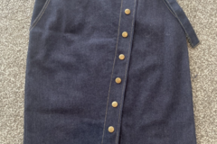 Selling: Denim skirt