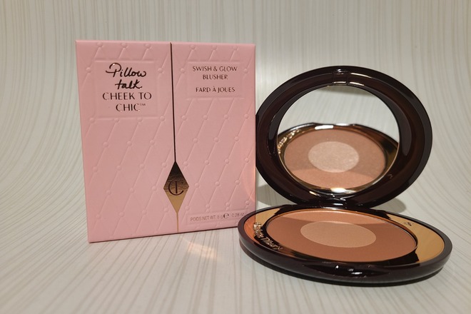 15 Charlotte Tilbury Pillow Talk Cheek to Chic Blush