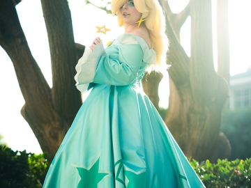 Selling with online payment: Rosalina super Mario cosplay