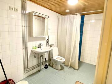 Annetaan vuokralle: Offering a fully furnished room at Aalto campus (Otaranta 8)