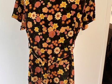Selling: Shift dress with belt. Olive green/black/autumnal floral print 