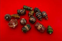 Bulk Lots: 7 lbs--Glass Indian Beads with Gold Foil--$14.99 lbs (Jewelry)