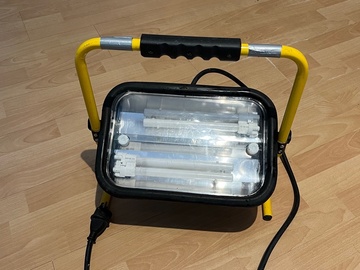 À vendre: Projecteur/Lampe de chantier, très bon état 