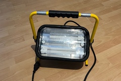 À vendre: Projecteur/Lampe de chantier, très bon état 