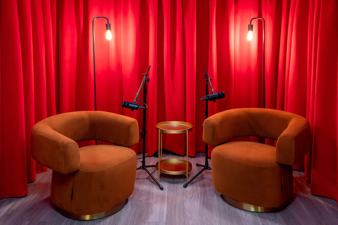 Red Podcast Set