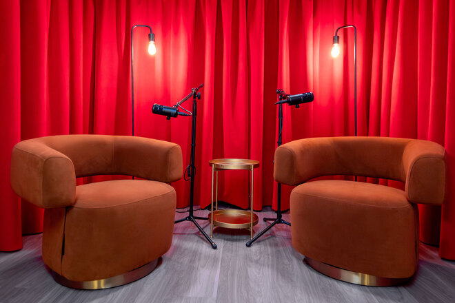 Red Podcast Set