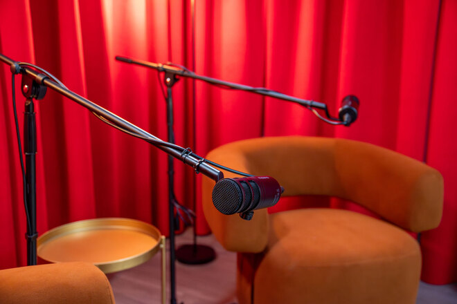 Red Podcast Set