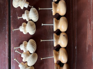 À vendre: Boutons de tiroirs en bois 