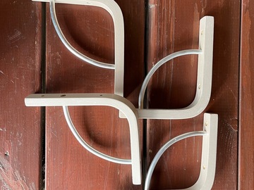 À vendre: Equerres en bois