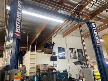 Rental by Hour: Mechanics Space , Inside with air compressor and tools