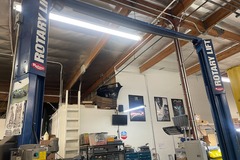 Rental by Hour: Mechanics Space , Inside with air compressor and tools