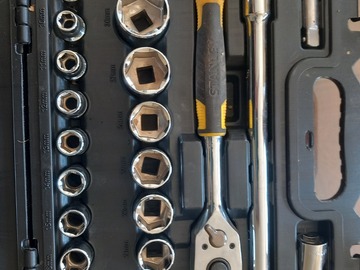 For rent: Stanley STMT82830-1 Coffret De 20 Douilles ½’’ + Cliquet 72 Dents