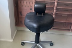 Gebruikte apparatuur: BQE Tandarts/assistente werkstoel