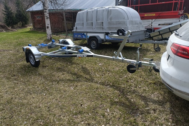 Vuokrataan venetraileri, AKU BX600-R