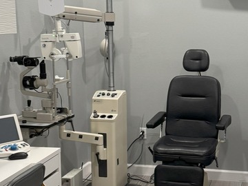 Selling with online payment: Reclining chair, stand, slit lamp, manual phoropter, and OPD II