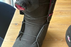 Winter sports: ThirtyTwo B4BC Double BOA Snowboard Boots, size 5.5