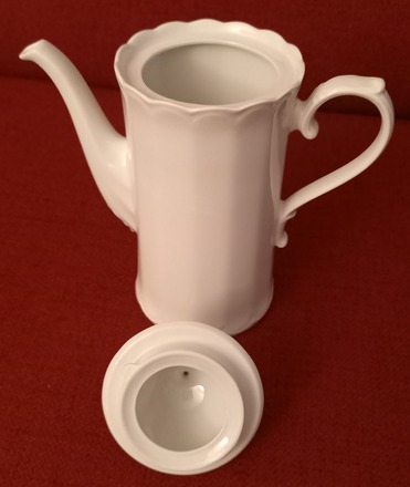 CAFETIERE BLANCHE 