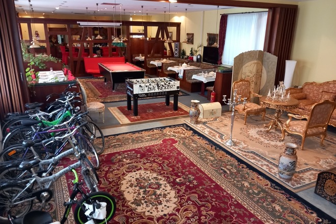 Mehrfamilienhaus, WG, Gewerbe Wohnheim zu verkaufen, verpachten, 