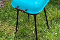 Vente: Petit barbecue neuf + sac de charbon de bois
