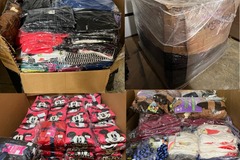 Bulk Lots: 680 items Womens, Mens, Kids Clothing Apparel and Accessories