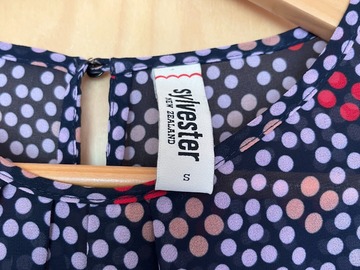 Selling: Beautiful Top Size S