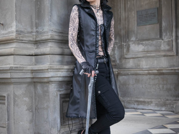 Selling with online payment: V - Devil May Cry 5 full set