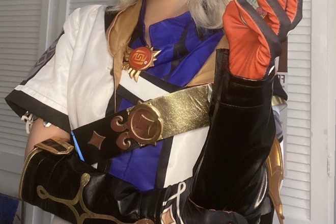Albedo cosplay with Wig