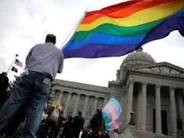 Looking for volunteers: LGBT HOTLINE VOLUNTEERS