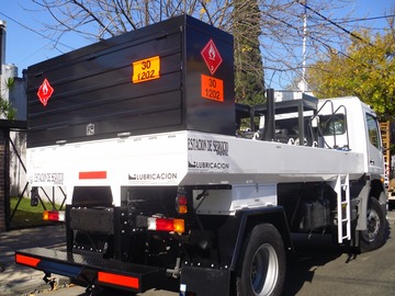 En alquiler: CAMION LUBRICADOR ABIERTO
