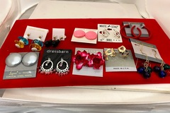 Bulk Lots: 1500 pairs-- Earrings-- tons of styles $ .15 pair!! PRICE CUT!