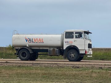 En alquiler: CAMION REGADOR DE AGUA 10.000LT