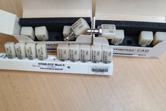 Gebruikte apparatuur: Vitablocs + IPS Empress CAD
