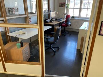 Vuokrataan: Työhuone Kaapelitehtaalla (alivuokraus)